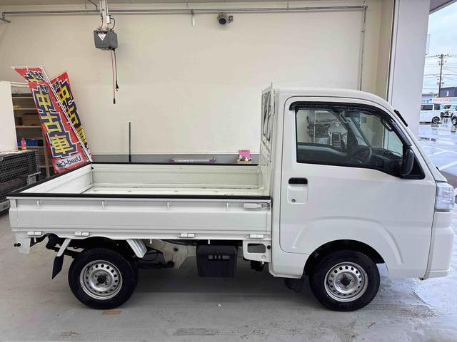 ハイゼットトラックスタンダードパートタイム４ＷＤ　ハロゲンヘッドライト　マニュアルエアコン　純正ラジオ　リヤ４枚リーフスプリング　コーナーセンサー　オートライト／ハイビーム　ストロング防錆　ＶＳＣ（横滑り防止機能）（秋田県）の中古車