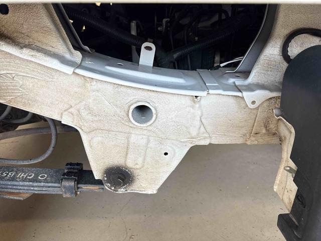 ハイゼットトラックスタンダード　スマートアシスト非装着車パートタイム４ＷＤ　純正ラジオ　ハロゲンヘッドライト　マニュアルエアコン　コーナーセンサー　ストロング防錆　リヤ４枚リーフスプリング　ＶＳＣ（衝突安全防止機能）　スマートアシスト（衝突安全防止機能）（秋田県）の中古車