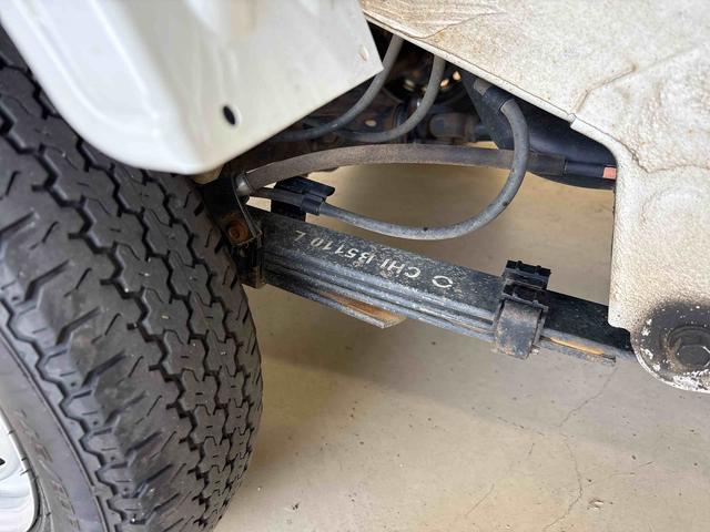 ハイゼットトラックスタンダード　スマートアシスト非装着車パートタイム４ＷＤ　純正ラジオ　ハロゲンヘッドライト　マニュアルエアコン　コーナーセンサー　ストロング防錆　リヤ４枚リーフスプリング　ＶＳＣ（衝突安全防止機能）　スマートアシスト（衝突安全防止機能）（秋田県）の中古車