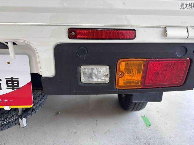 ハイゼットトラックスタンダード　スマートアシスト非装着車パートタイム４ＷＤ　純正ラジオ　ハロゲンヘッドライト　マニュアルエアコン　コーナーセンサー　ストロング防錆　リヤ４枚リーフスプリング　ＶＳＣ（衝突安全防止機能）　スマートアシスト（衝突安全防止機能）（秋田県）の中古車