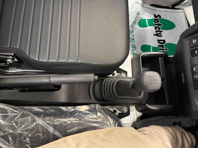 ハイゼットトラックスタンダード　スマートアシスト非装着車パートタイム４ＷＤ　純正ラジオ　ハロゲンヘッドライト　マニュアルエアコン　コーナーセンサー　ストロング防錆　リヤ４枚リーフスプリング　ＶＳＣ（衝突安全防止機能）　スマートアシスト（衝突安全防止機能）（秋田県）の中古車