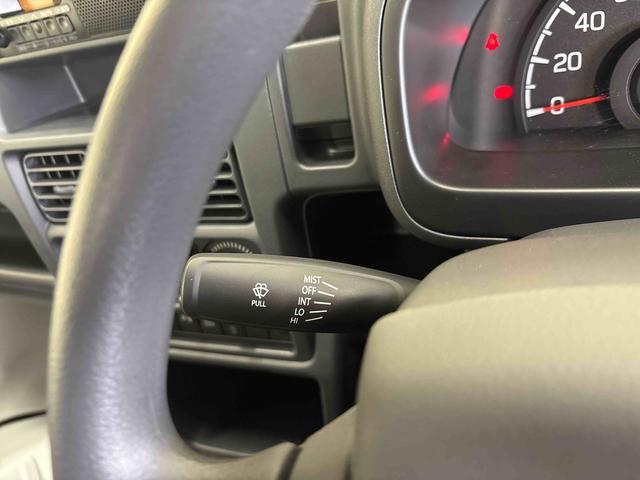 キャリイトラックＫＣエアコン・パワステ農繁仕様セーフティサポート非装着車パートタイム４ＷＤ　純正ラジオ　ハロゲンヘッドライト　マニュアルエアコン　コーナーセンサー　キーレスエントリー　オートライト　デフロック　荷台作業灯　パワーウィンドウ　運転席・助手席エアバック（秋田県）の中古車