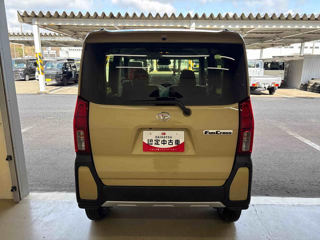 タントファンクロス　ｅｃｏＩＤＬＥ非装着車４ＷＤ　ディスプレイオーディオ　バックカメラ　ステアリングスイッチ　ＬＥＤヘッドライト／フォグランプ　オートエアコン／ライト／ハイビーム／電動ドアミラー　コーナーセンサー　両側電動スライドドア（秋田県）の中古車