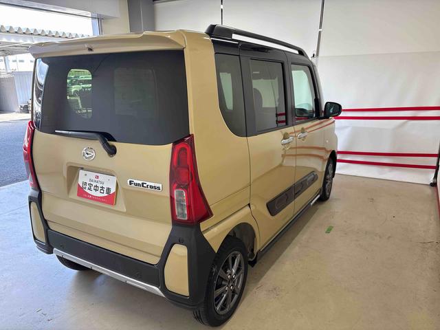 タントファンクロス　ｅｃｏＩＤＬＥ非装着車４ＷＤ　ディスプレイオーディオ　バックカメラ　ステアリングスイッチ　ＬＥＤヘッドライト／フォグランプ　オートエアコン／ライト／ハイビーム／電動ドアミラー　コーナーセンサー　両側電動スライドドア（秋田県）の中古車