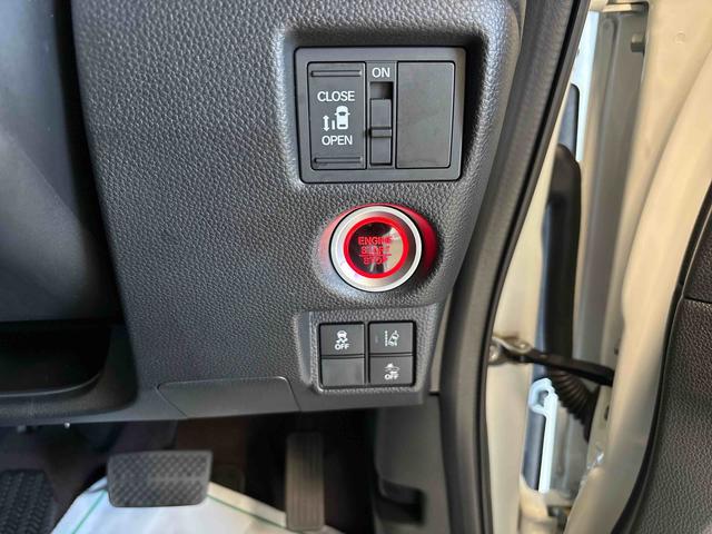 N−BOXカスタムG・Lホンダセンシング4WD 純正ナビ バックカメラ ステアリングスイッチ ホンダセンシング クルーズコントロール ETC オートエアコン/ライト 電動格納ドアミラー 助手席電動スライドドア チルトステアリング(秋田県)の中古車