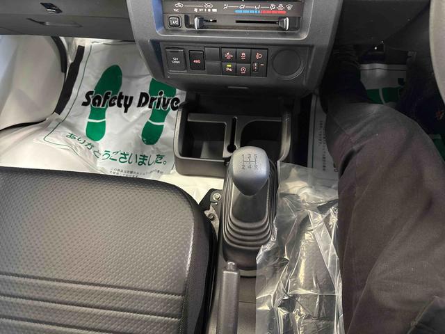 ハイゼットトラックスタンダードパートタイム4WD 純正ラジオ ハロゲンヘッドライト マニュアルエアコン コーナーセンサー VSC(横滑り防止機能) スマートアシスト(衝突安全防止機能)(秋田県)の中古車