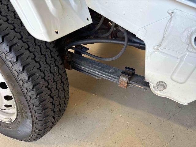 ハイゼットトラックスタンダードパートタイム４ＷＤ　純正ラジオ　ハロゲンヘッドライト　マニュアルエアコン　オートライト／ハイビーム　コーナーセンサー　リヤ４枚リーフスプリング　ＶＳＣ（衝突安全防止機能）（秋田県）の中古車