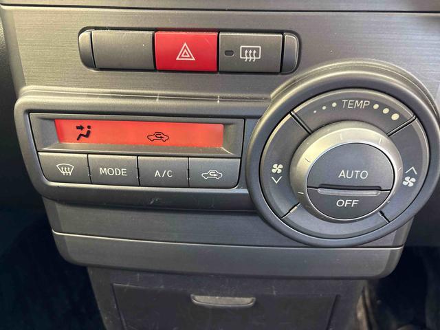 ムーヴコンテＸ４ＷＤ　純正ナビ　オートエアコン　電動格納ドアミラー　ハロゲンヘッドライト　キーフリーシステム　チルトステアリング　運転席シートリフター　ＴＶコントロールキット　セキュリティアラーム（秋田県）の中古車