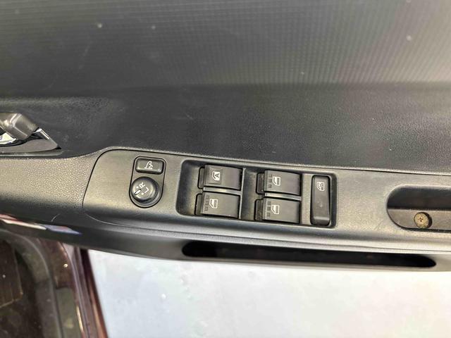 ムーヴコンテＸ４ＷＤ　純正ナビ　オートエアコン　電動格納ドアミラー　ハロゲンヘッドライト　キーフリーシステム　チルトステアリング　運転席シートリフター　ＴＶコントロールキット　セキュリティアラーム（秋田県）の中古車
