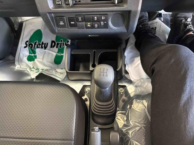 ハイゼットトラックスタンダード　農用スペシャルスマートアシスト非装着車パートタイム４ＷＤ　ハロゲンヘッドライト　マニュアルエアコン　デフロック　コーナーセンサー　オートライト・ハイビーム　荷台作業灯　リヤ４枚リーフスプリング　純正ラジオ　ＶＳＣ（横滑り防止機能）（秋田県）の中古車