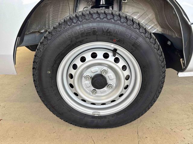 ハイゼットトラックスタンダード電子４ＷＤ　純正ラジオ　ハロゲンヘッドライト　マニュアルエアコン　オートライト／ハイビーム　コーナーセンサー　リヤ４枚リーフスプリング　ＶＳＣ（横滑り防止機能）　スマートアシスト（衝突安全防止機能）（秋田県）の中古車