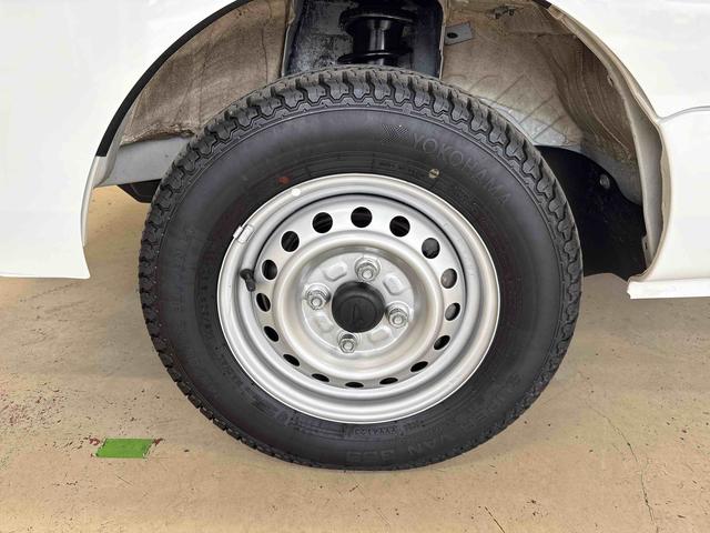 ハイゼットトラックスタンダードパートタイム４ＷＤ　純正ラジオ　ＬＥＤヘッドライト／フォグランプ　マニュアルエアコン　荷台作業灯　コーナーセンサー　リヤ４枚リーフスプリング　ＶＳＣ（横滑り防止機能）（秋田県）の中古車