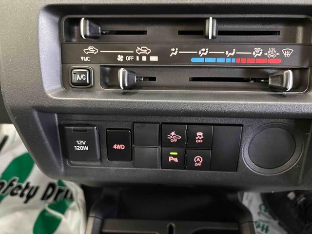 ハイゼットトラックスタンダードパートタイム４ＷＤ　純正ラジオ　ＬＥＤヘッドライト／フォグランプ　マニュアルエアコン　荷台作業灯　コーナーセンサー　リヤ４枚リーフスプリング　ＶＳＣ（横滑り防止機能）（秋田県）の中古車