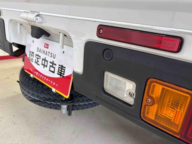 ハイゼットトラックスタンダードパートタイム４ＷＤ　純正ラジオ　ＬＥＤヘッドライト／フォグランプ　マニュアルエアコン　荷台作業灯　コーナーセンサー　リヤ４枚リーフスプリング　ＶＳＣ（横滑り防止機能）（秋田県）の中古車