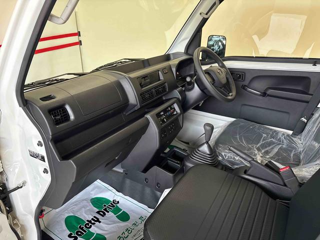ハイゼットトラックスタンダードパートタイム４ＷＤ　純正ラジオ　ハロゲンヘッドライト　マニュアルエアコン　オートライト／ハイビーム　リヤ４枚リーフスプリング　コーナーセンサー　ＶＳＣ（横滑り防止機能）（秋田県）の中古車