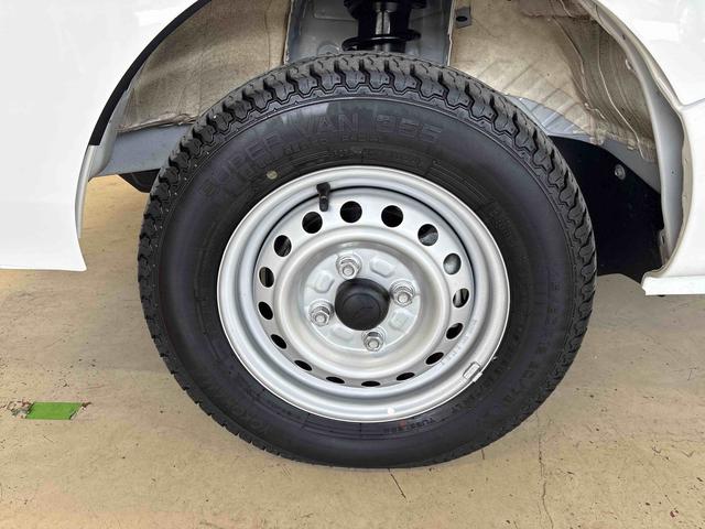ハイゼットトラックスタンダードパートタイム４ＷＤ　純正ラジオ　ハロゲンヘッドライト　マニュアルエアコン　オートライト／ハイビーム　リヤ４枚リーフスプリング　コーナーセンサー　ＶＳＣ（横滑り防止機能）（秋田県）の中古車