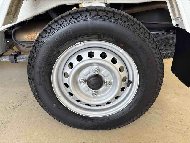 ハイゼットトラックスタンダードパートタイム４ＷＤ　純正ラジオ　ハロゲンヘッドライト　マニュアルエアコン　オートライト／ハイビーム　リヤ４枚リーフスプリング　コーナーセンサー　ＶＳＣ（横滑り防止機能）（秋田県）の中古車