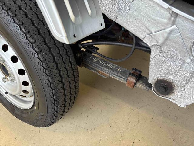 ハイゼットトラックスタンダード電子4WD 純正ラジオ ハロゲンヘッドライト マニュアルエアコン オートライト/ハイビーム コーナーセンサー ストロング防錆 リヤ4枚リーフスプリング VSC(横滑り防止機能)(秋田県)の中古車