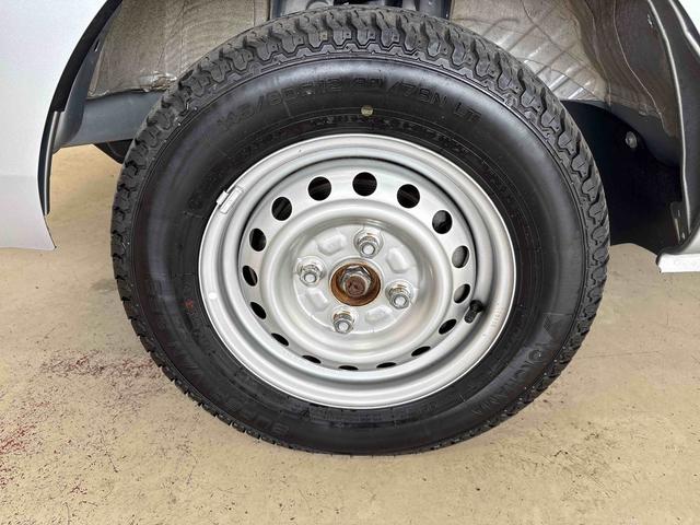 ハイゼットトラックスタンダード 農用スペシャルスマートアシスト非装着車パートタイム4WD 純正ラジオ ハロゲンヘッドライト マニュアルエアコン デフロック コーナーセンサー オートライト/ハイビーム 荷台作業灯 リヤ4枚リーフスプリング Hi/Lo切替(秋田県)の中古車