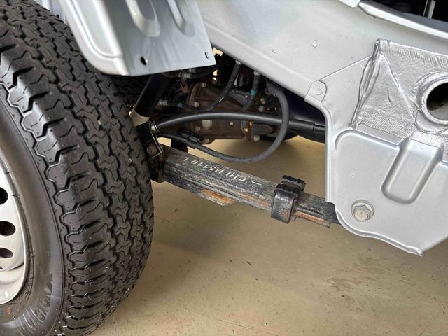ハイゼットトラックスタンダード 農用スペシャルスマートアシスト非装着車パートタイム4WD 純正ラジオ ハロゲンヘッドライト マニュアルエアコン デフロック コーナーセンサー オートライト/ハイビーム 荷台作業灯 リヤ4枚リーフスプリング Hi/Lo切替(秋田県)の中古車