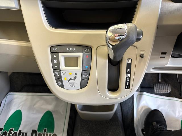 ムーヴX4WD 純正CD キーフリーシステム ハロゲンヘッドライト オートエアコン/ライト 電動格納ドアミラー チルトステアリング 運転席シートリフター(秋田県)の中古車