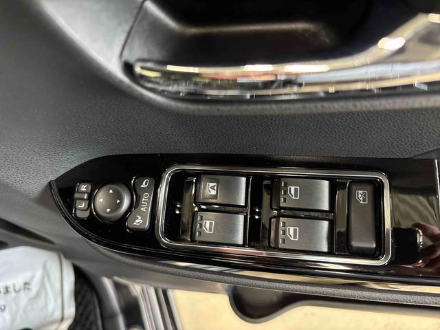 タントカスタムＸスタイルセレクション４ＷＤ　純正ナビ　バックカメラ　ステアリングスイッチ　ＬＥＤヘッドランプ／フォグランプ　両側電動スライドドア　両側シートヒーター　リモコンエンジンスターター　チルトステアリング　運転席シートリフター（秋田県）の中古車