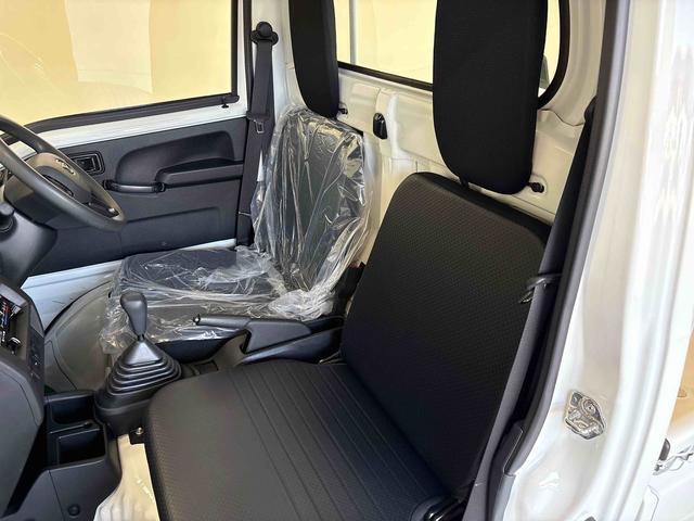 ハイゼットトラックスタンダード（スマートアシスト非装着車）パートタイム４ＷＤ　純正ラジオ　ハロゲンヘッドライト　マニュアルエアコン　コーナーセンサー　リヤ４枚リーフスプリング　ＶＳＣ（横滑り防止機能）　オートライト／ハイビーム（秋田県）の中古車