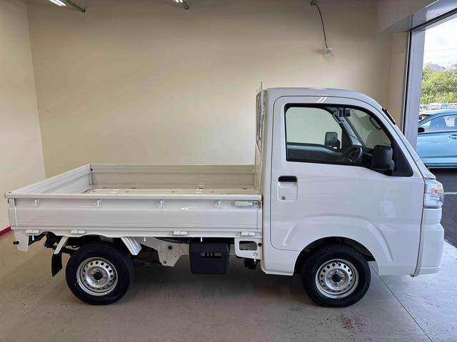 ハイゼットトラックスタンダード スマートアシスト非装着車パートタイム4WD 純正ラジオ ハロゲンヘッドライト マニュアルエアコン オートライト/ハイビーム リヤコーナーセンサー リヤ4枚リーフスプリング VSC(横滑り防止機能)(秋田県)の中古車
