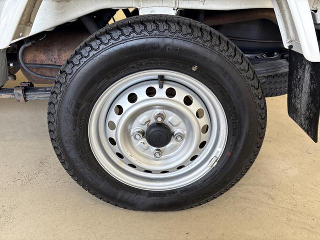 ハイゼットトラックスタンダード スマートアシスト非装着車パートタイム4WD 純正ラジオ ハロゲンヘッドライト マニュアルエアコン オートライト/ハイビーム リヤコーナーセンサー リヤ4枚リーフスプリング VSC(横滑り防止機能)(秋田県)の中古車