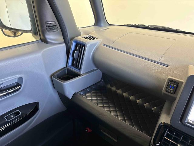 タントカスタムＸ４ＷＤ　純正ナビ　バックカメラ　ステアリングスイッチ　ＬＥＤヘッドライト　ドライブレコーダー　リモコンエンジンスターター　両側電動スライドドア　両側シートヒーター　コーナーセンサー　ＴＶコントロール（秋田県）の中古車
