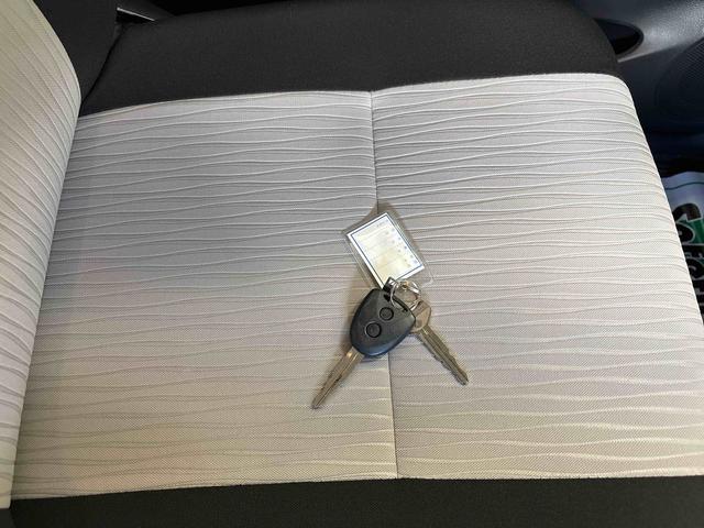 ミライースＬ　ＳＡIII４ＷＤ　純正ＣＤ　マニュアルエアコン　ＬＥＤライト　キーレスエントリー　コーナーセンサー　オートライト／ハイビーム　ＶＳＣ（横滑り防止機能）　スマートアシスト（衝突安全防止機能）（秋田県）の中古車