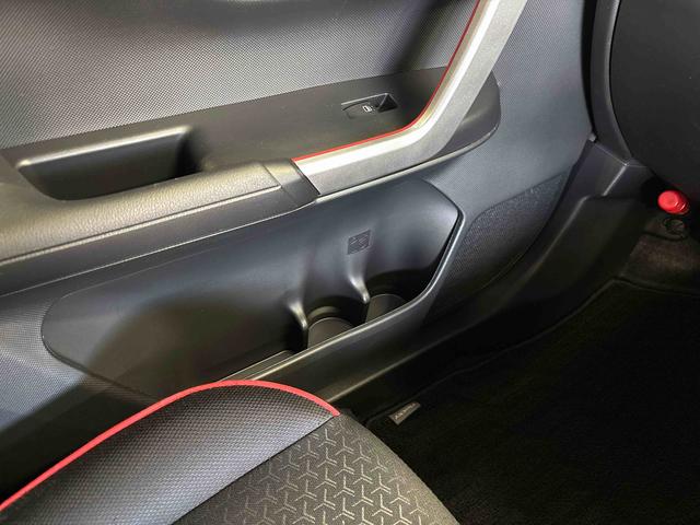 ロッキーＸ　ＨＥＶオーディオレス　バックカメラ　ＬＥＤヘッドライト／フォグランプ　電動パーキングブレーキ　両側シートヒーター　コーナーセンサー　フロントシールドディアイサー　チルトステアリング　スマートペダル（秋田県）の中古車