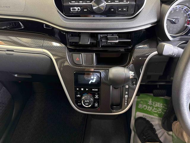 ステラカスタムＲ　スマートアシスト４ＷＤ　純正ＣＤ　バックカメラ　ステアリングスイッチ　ＬＥＤヘッドライト／フォグランプ　オートエアコン／ライト／ハイビーム／電動ドアミラー　運転席シートヒーター　チルトステアリング（秋田県）の中古車