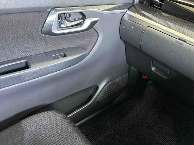 ステラカスタムＲ　スマートアシスト４ＷＤ　純正ＣＤ　バックカメラ　ステアリングスイッチ　ＬＥＤヘッドライト／フォグランプ　オートエアコン／ライト／ハイビーム／電動ドアミラー　運転席シートヒーター　チルトステアリング（秋田県）の中古車