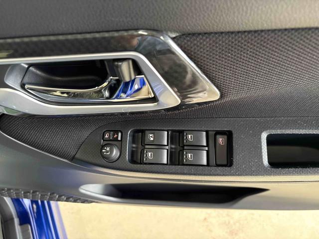 ステラカスタムＲ　スマートアシスト４ＷＤ　純正ＣＤ　バックカメラ　ステアリングスイッチ　ＬＥＤヘッドライト／フォグランプ　オートエアコン／ライト／ハイビーム／電動ドアミラー　運転席シートヒーター　チルトステアリング（秋田県）の中古車