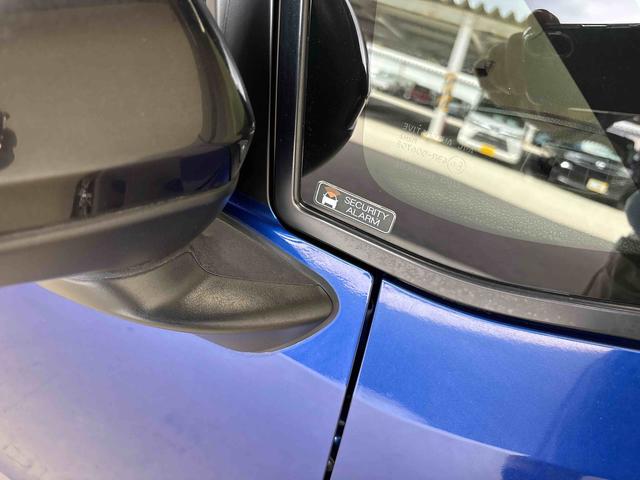 ステラカスタムＲ　スマートアシスト４ＷＤ　純正ＣＤ　バックカメラ　ステアリングスイッチ　ＬＥＤヘッドライト／フォグランプ　オートエアコン／ライト／ハイビーム／電動ドアミラー　運転席シートヒーター　チルトステアリング（秋田県）の中古車
