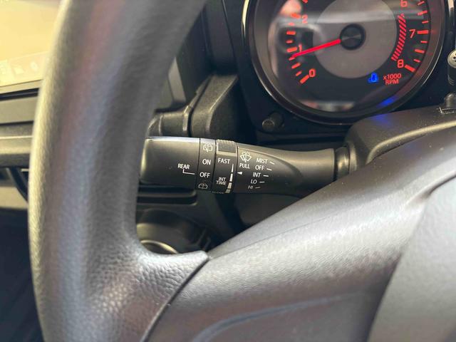 ジムニーシエラＪＬ４ＷＤ　社外ナビ　ハロゲンヘッドライト／フォグランプ　オートエアコン／ライト　ＥＴＣ　電動格納ドアミラー　ＤＡＣ　社外品リモコンエンジンスターター　チルトステアリング　スズキセーフティーサポート（秋田県）の中古車