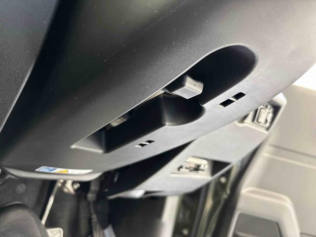 ジムニーシエラＪＬ４ＷＤ　社外ナビ　ハロゲンヘッドライト／フォグランプ　オートエアコン／ライト　ＥＴＣ　電動格納ドアミラー　ＤＡＣ　社外品リモコンエンジンスターター　チルトステアリング　スズキセーフティーサポート（秋田県）の中古車