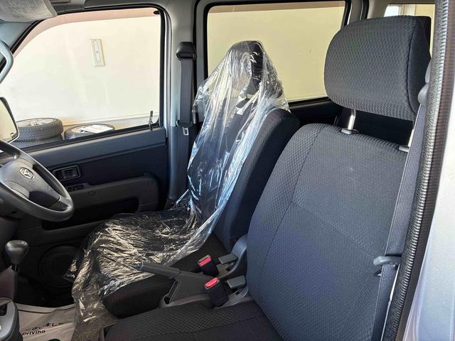 ハイゼットカーゴクルーズターボリミテッドパートタイム4WD 5速マニュアル 純正ナビ キーレスエントリー ハロゲンヘッド/フォグランプ マニュアルエアコン 電動格納式ドアミラー 両側スライドドア パワーウィンドウ デュアルエアバッグ(秋田県)の中古車