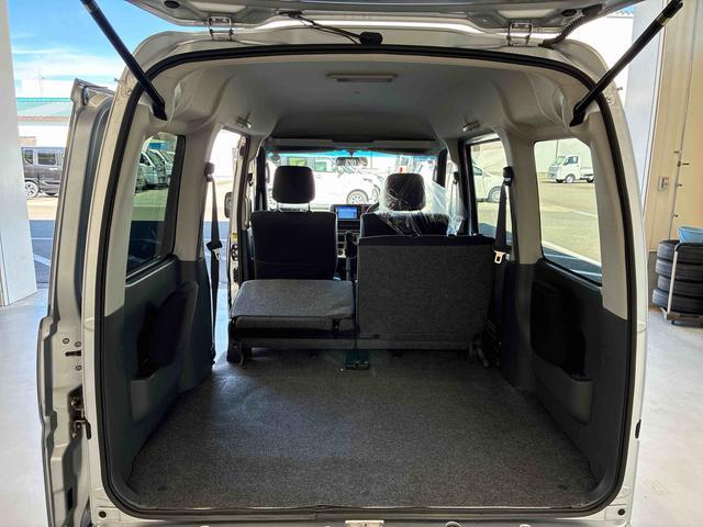 ハイゼットカーゴクルーズターボリミテッドパートタイム4WD 5速マニュアル 純正ナビ キーレスエントリー ハロゲンヘッド/フォグランプ マニュアルエアコン 電動格納式ドアミラー 両側スライドドア パワーウィンドウ デュアルエアバッグ(秋田県)の中古車