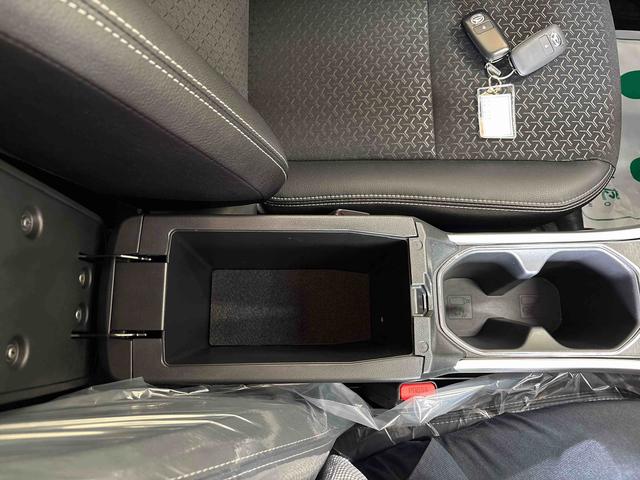 ロッキープレミアムG HEVディスプレイオーディオ パノラマモニター ステアリングスイッチ 電動パーキングブレーキ コーナーセンサー クルーズコントロール フロントシールドディアイサー バックフォグランプ チルトステアリング(秋田県)の中古車