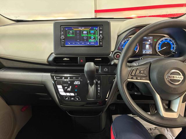 デイズX4WD 衝突安全防止機能 ナビ 全周囲カメラ ETC キーフリー オートエアコン/ライト ハロゲンヘッドランプ チルトステアリング シートリフター 電動格納式ドアミラー 社外14インチアルミホイール(秋田県)の中古車