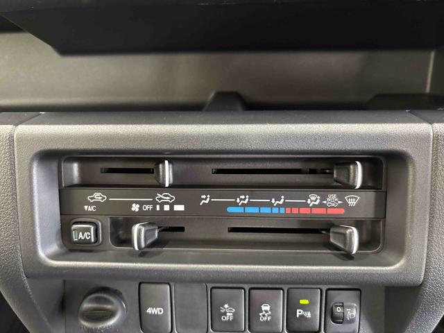ハイゼットトラックスタンダードSAIIItパートタイム4WD 純正CD リヤコーナーセンサー LEDヘッドライト マニュアルエアコン ストロング防錆 リヤ4枚リーフスプリング VSC(横滑り防止機能) スマートアシスト(衝突安全防止機能)(秋田県)の中古車