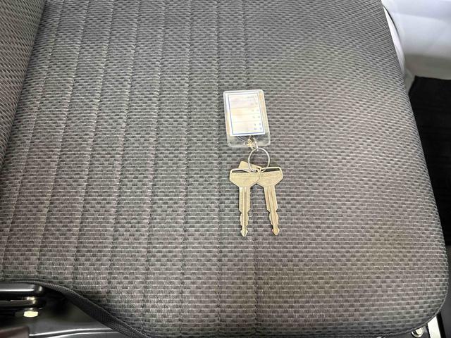 ハイゼットトラックスタンダードSAIIItパートタイム4WD 純正CD リヤコーナーセンサー LEDヘッドライト マニュアルエアコン ストロング防錆 リヤ4枚リーフスプリング VSC(横滑り防止機能) スマートアシスト(衝突安全防止機能)(秋田県)の中古車