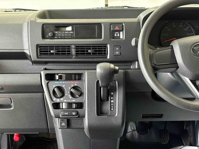 ハイゼットカーゴスペシャル電子４ＷＤ　純正ラジオ　ハロゲンヘッドライト　マニュアルエアコン　コーナーセンサー　オートライト／ハイビーム　パワーウィンドウ　アイドリングストップ　ＶＳＣ（横滑り防止機能）　スマートアシスト（秋田県）の中古車