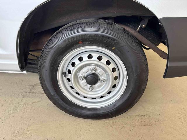 ハイゼットカーゴスペシャル電子４ＷＤ　純正ラジオ　ハロゲンヘッドライト　マニュアルエアコン　コーナーセンサー　オートライト／ハイビーム　パワーウィンドウ　アイドリングストップ　ＶＳＣ（横滑り防止機能）　スマートアシスト（秋田県）の中古車