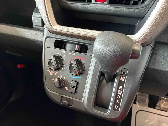 ムーヴL4WD オーディオレス LEDヘッドライト マニュアルエアコン バックカメラ ステアリングスイッチ オートライト/ハイビーム/電動ドアミラー キーレスエントリー(秋田県)の中古車