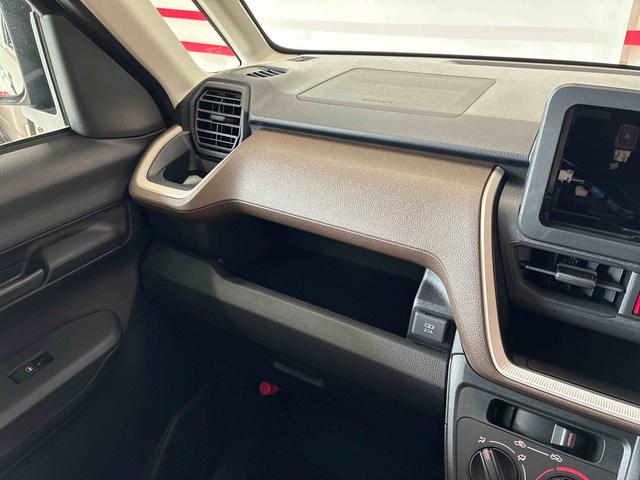 ムーヴL4WD オーディオレス LEDヘッドライト マニュアルエアコン バックカメラ ステアリングスイッチ オートライト/ハイビーム/電動ドアミラー キーレスエントリー(秋田県)の中古車
