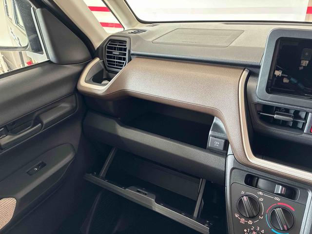 ムーヴL4WD オーディオレス LEDヘッドライト マニュアルエアコン バックカメラ ステアリングスイッチ オートライト/ハイビーム/電動ドアミラー キーレスエントリー(秋田県)の中古車