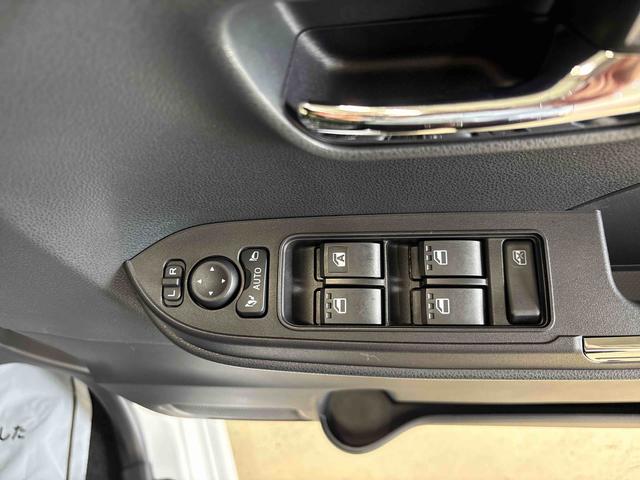 タントカスタムＸ４ＷＤ　オーディオレス　バックカメラ　ステアリングスイッチ　ＬＥＤヘッドライト／フォグランプ　両側電動スライドドア　両側シートヒーター　電動パーキングブレーキ　コーナーセンサー　チルトステアリング（秋田県）の中古車